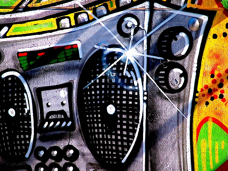 tisboombox.jpg tisboombox.jpg