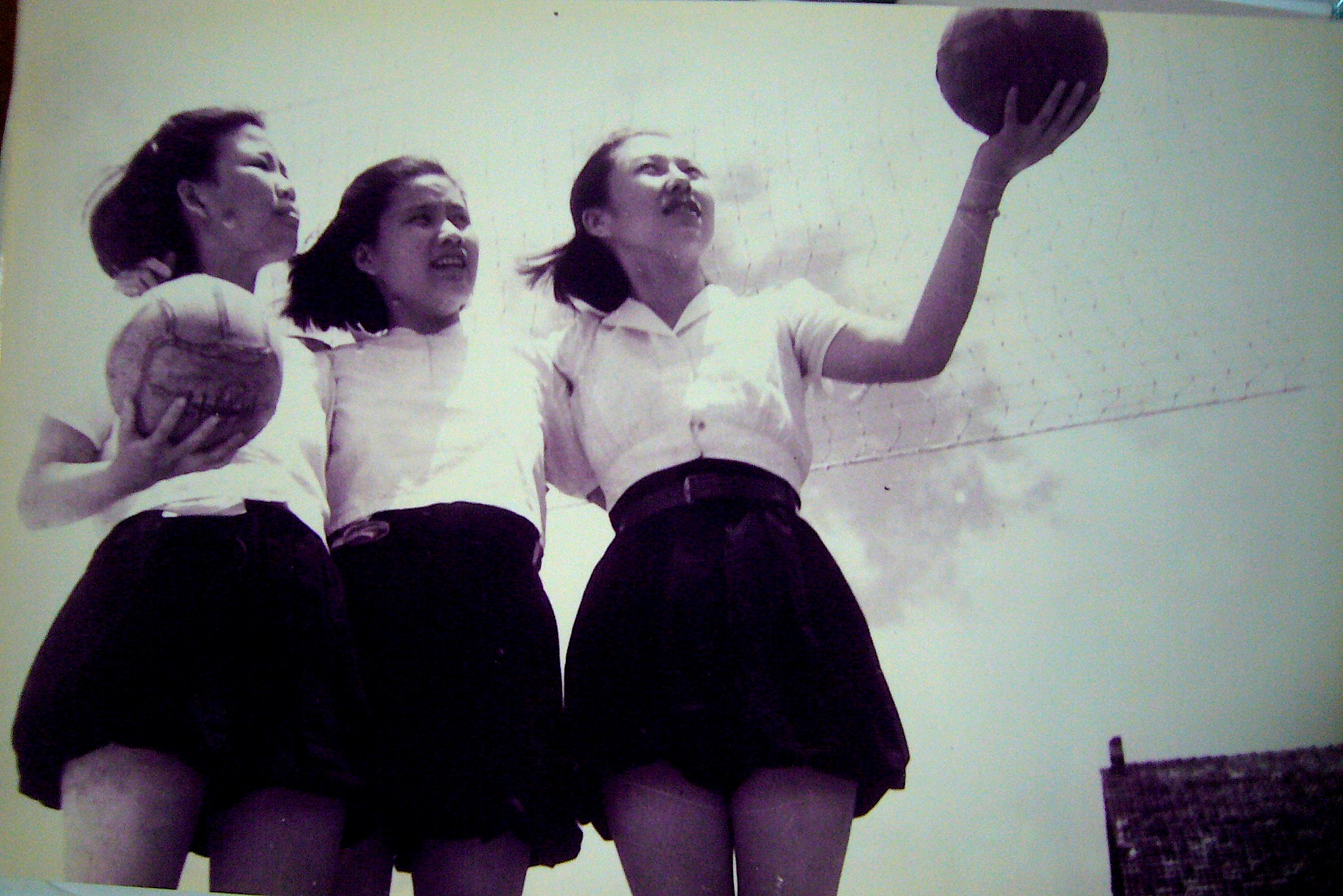 taipeigrandmaontheright.jpg taipeigrandmaontheright.jpg