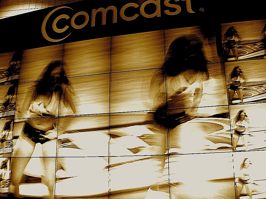 comcastcheerleader.jpg comcastcheerleader.jpg