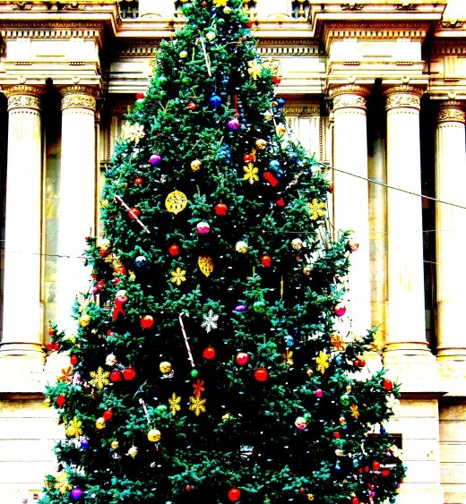 christmastreecityhall_2.jpg