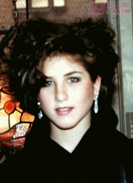 jennifer-aniston-1984-prom-pictures-18150-1232080604-9.jpg