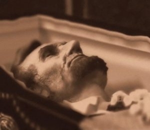 lincolncoffin_1.jpg