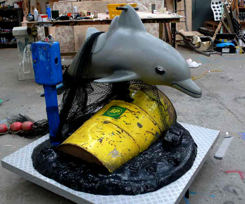 banksy-dolphin-sculpture-ride.jpg