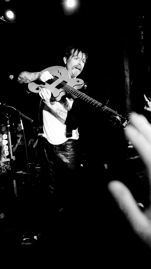 EAGLES_OF-DEATH-METAL-BY_TOM_BECK