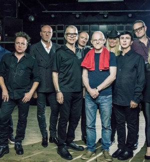 WoodyW-HH_Hull_ChrisYoud-946x1024